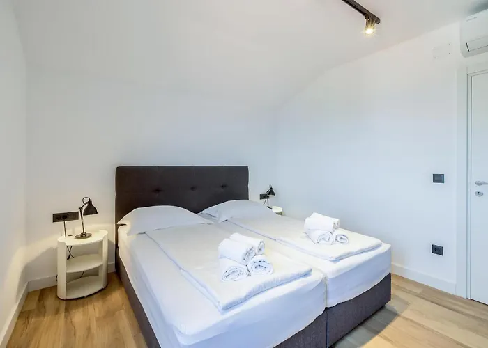 In With House Sea View Potomje