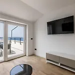 In With House Sea View *