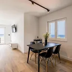 In With House Sea View Apartman Potomje