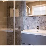 Apartman In With House Sea View