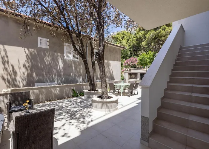 In With House Sea View *