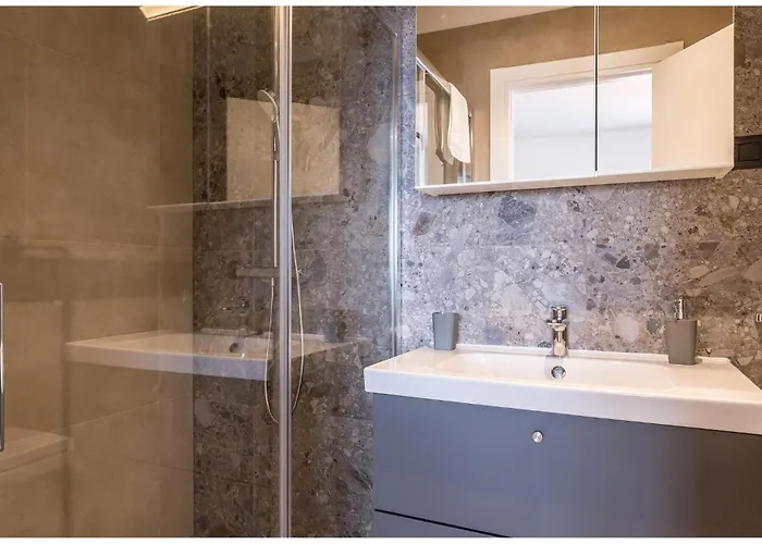 Appartamento In With House Sea View